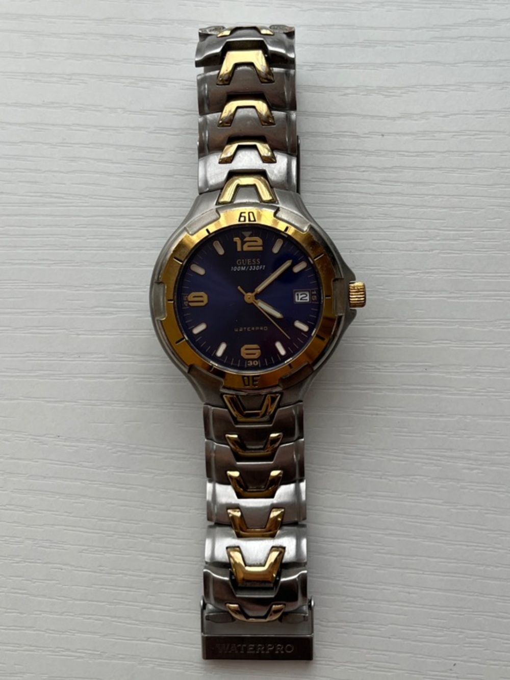 90s Vintage Guess Waterpro Sport Watch – Silver & Gold Two Tone, Working